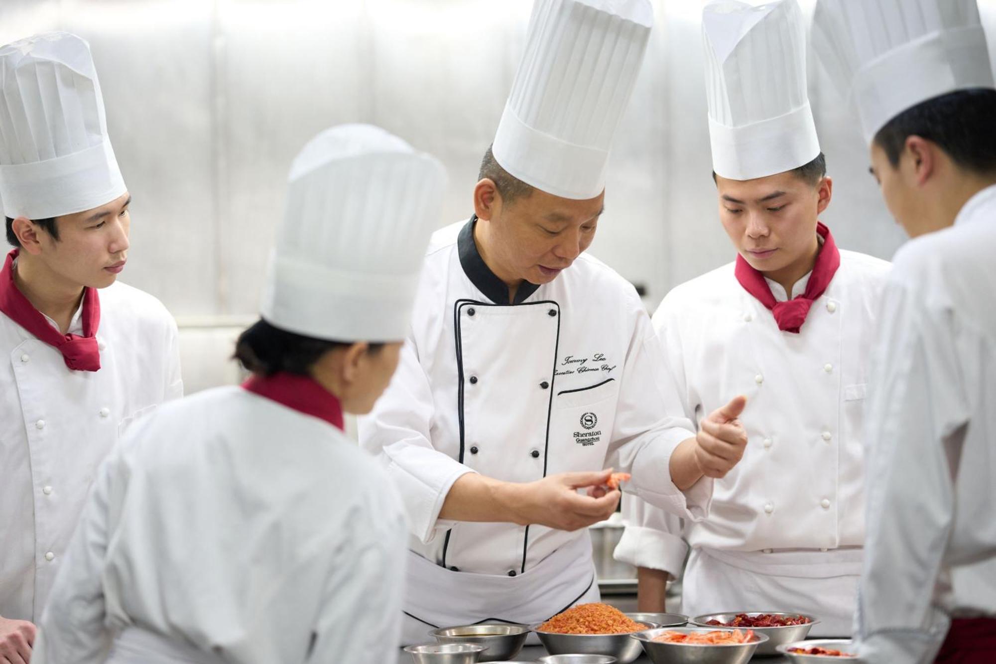Sheraton Guangzhou Hotel Экстерьер фото